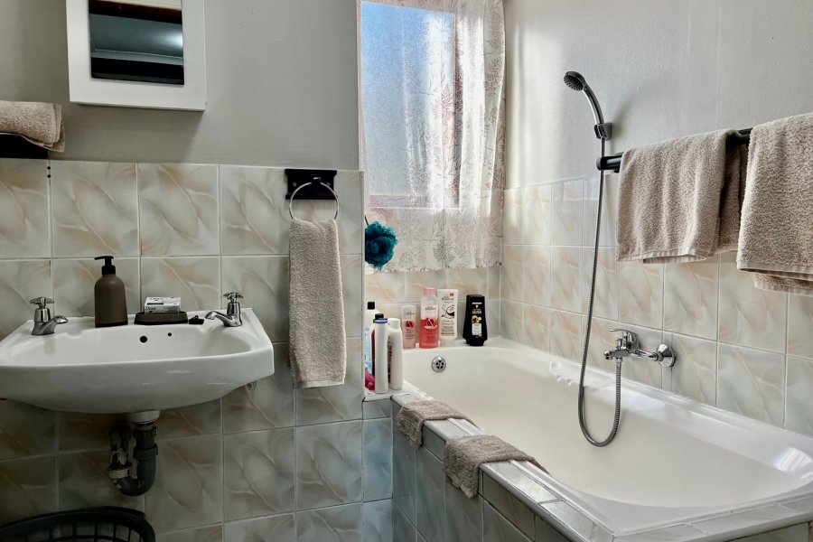 2 Bedroom Property for Sale in Heatherlands Western Cape